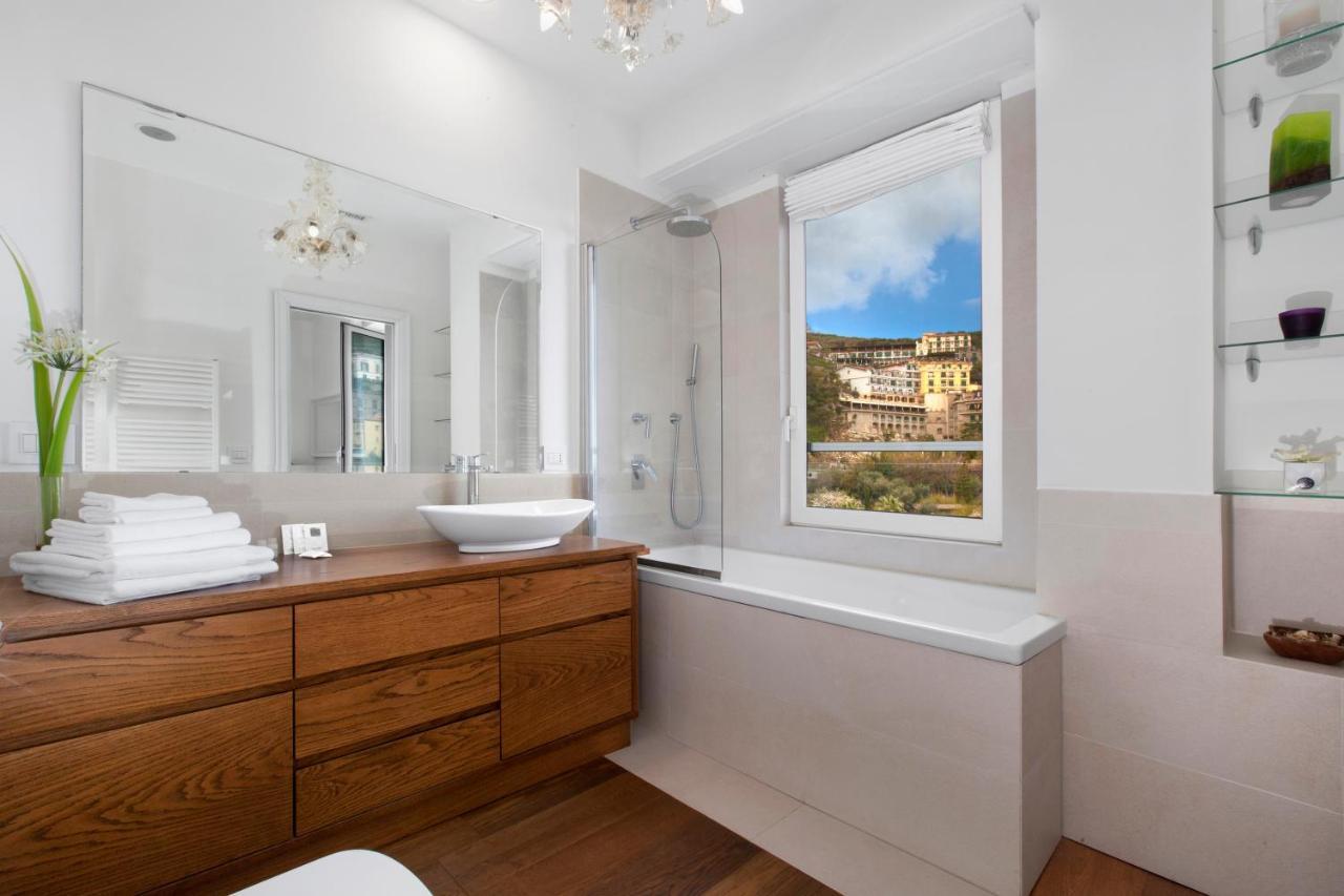 Sorrentovibes - Luxury Home Sea View & Jacuzzi In Sorrento Centre Exterior foto
